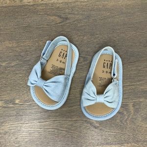 Baby Gap- light blue baby girl sandals 3-6 mos